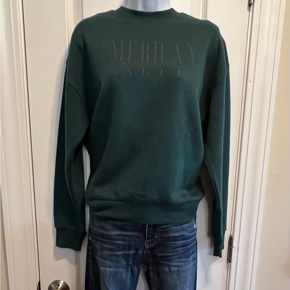 American Eagle sweatshirt and jeans